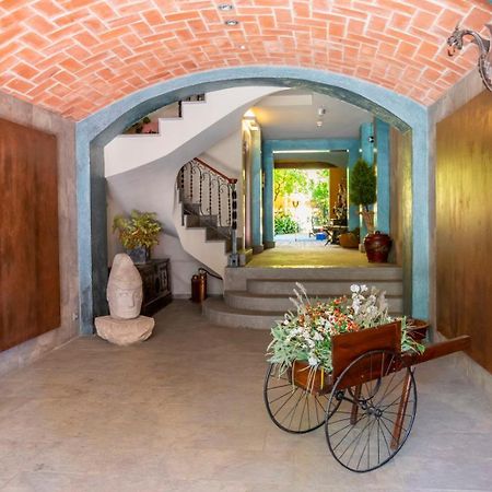 Apartaments Suites Sant Jordi Монбріо-дель-Камп Екстер'єр фото