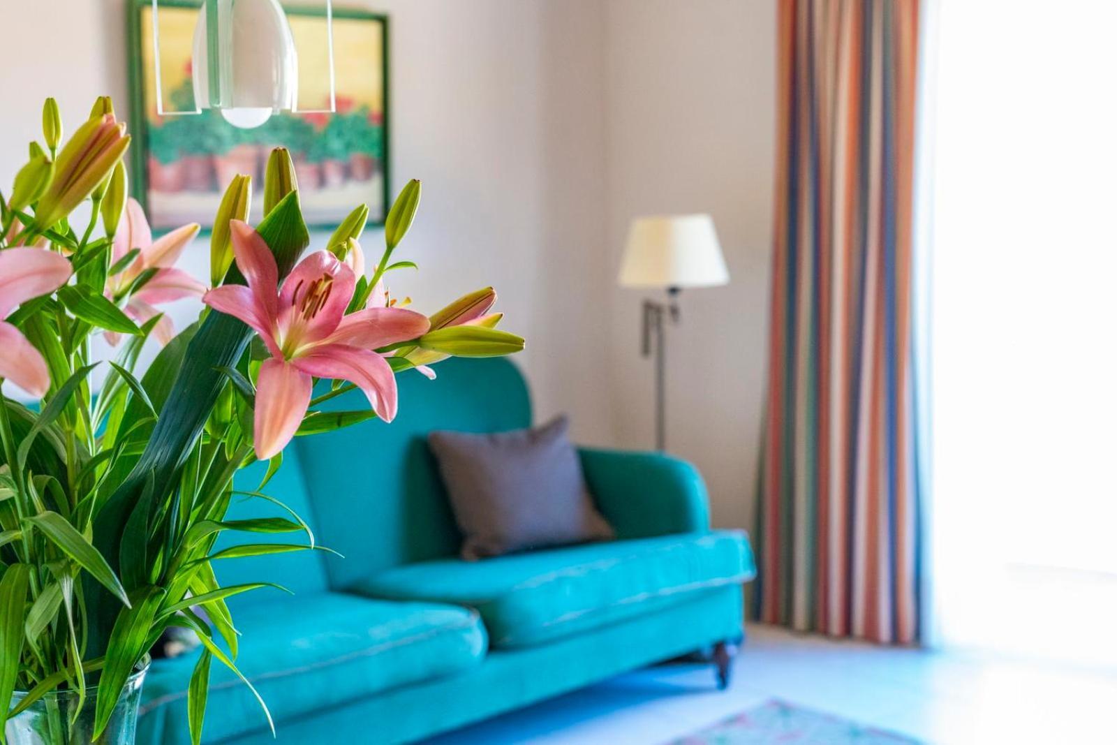 Apartaments Suites Sant Jordi Монбріо-дель-Камп Екстер'єр фото