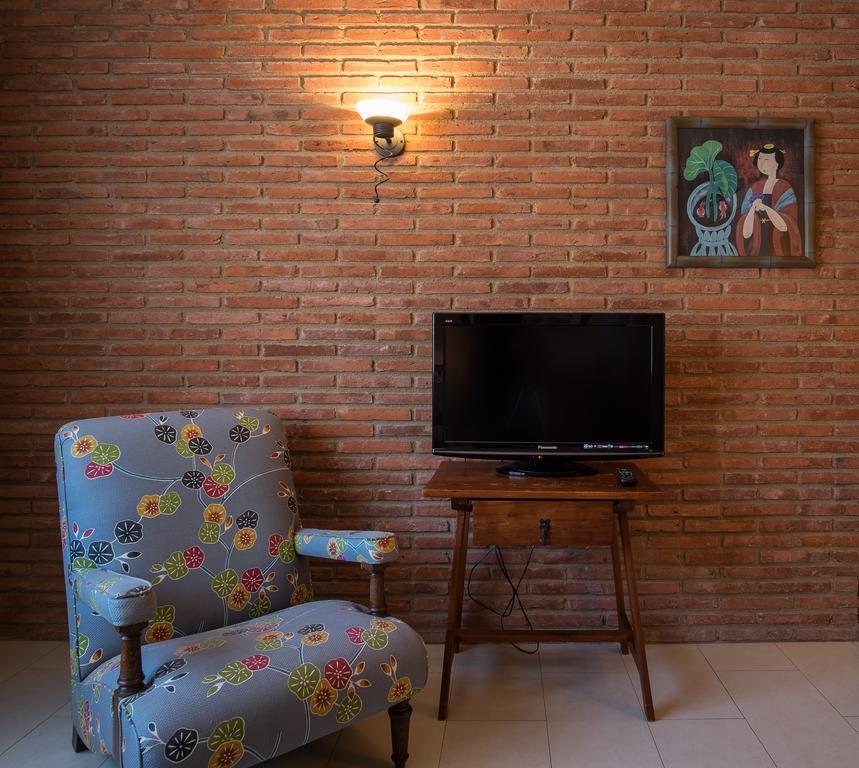 Apartaments Suites Sant Jordi Монбріо-дель-Камп Екстер'єр фото
